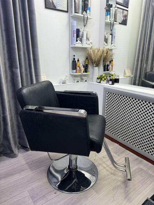 Парикмахерское кресло