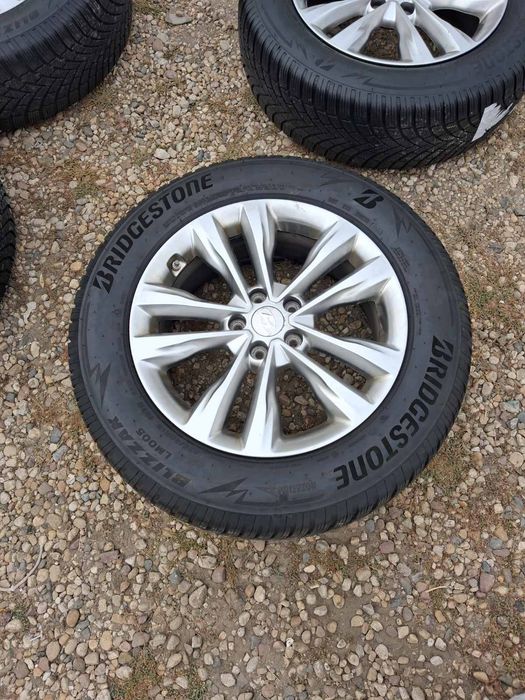 18″ джанти със зимни гуми за Hyundai Santa Fe / Kia Sorento

Продавам комплект