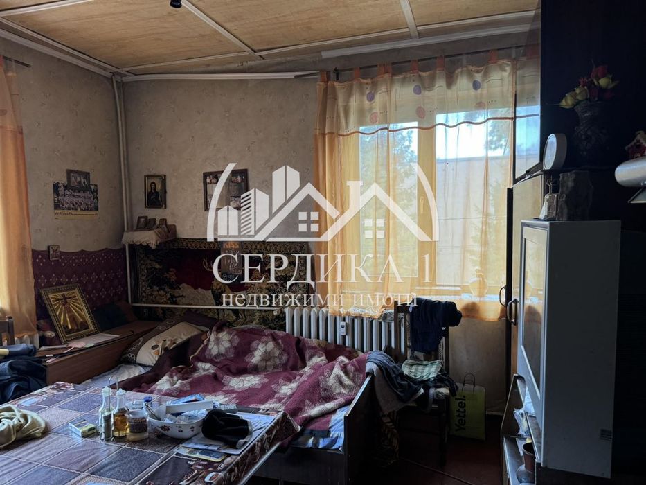 Продава се Етаж от къща в Перник, Център - 73 кв.м за 1357 €/кв.м - Снимка #2