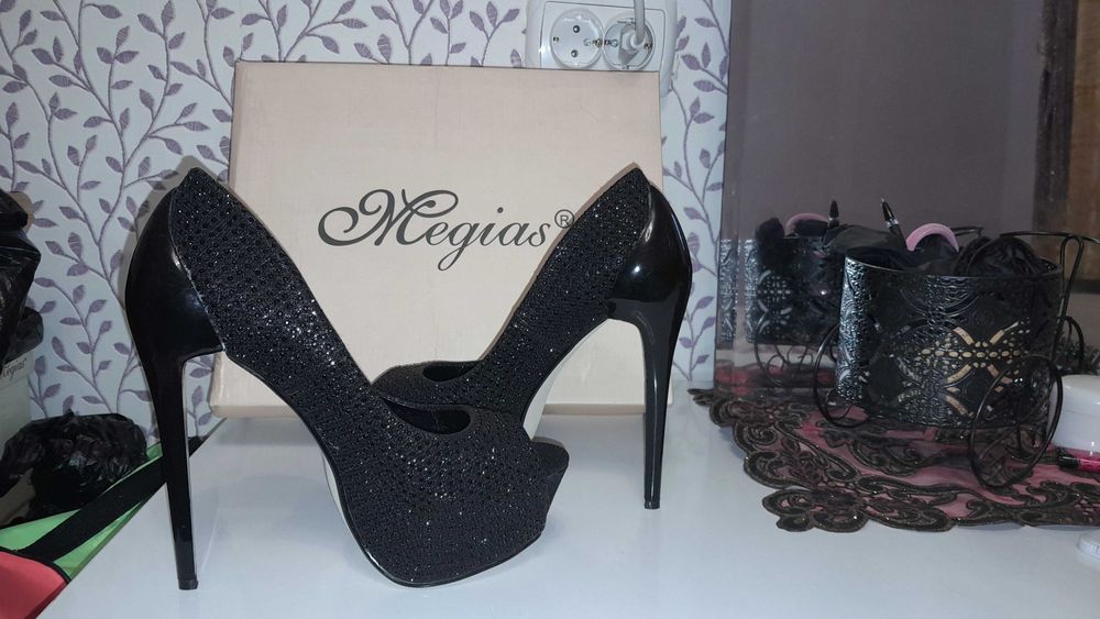 Дамски елегантни обувки на висок ток !!!