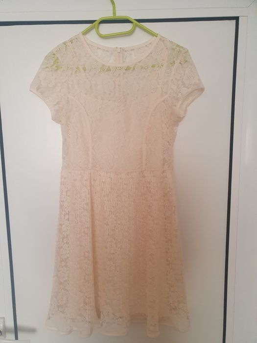 Дамски дантелени рокли