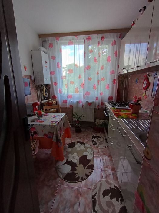 De vânzare apartament cu 2 camere semidecomandat