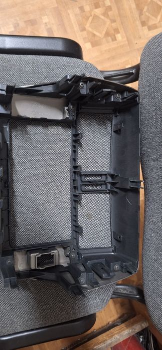 Рамка пассат б3 и прадо