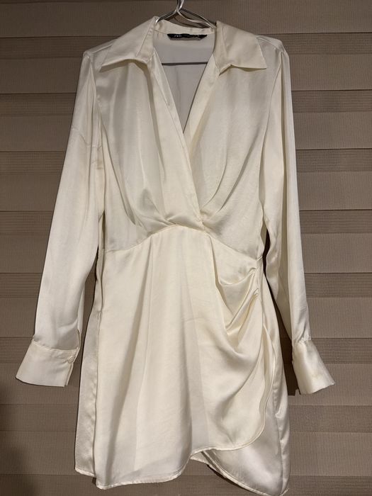 Платье зара в хорошем состоянии, одевала 2 раза