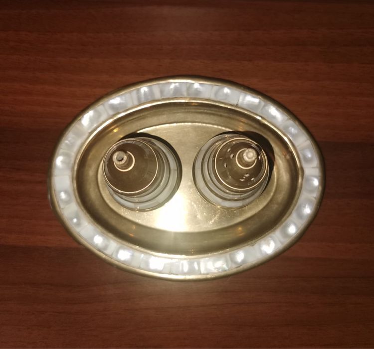 Антикварен Комплект месингови и седефени солници и пиперници