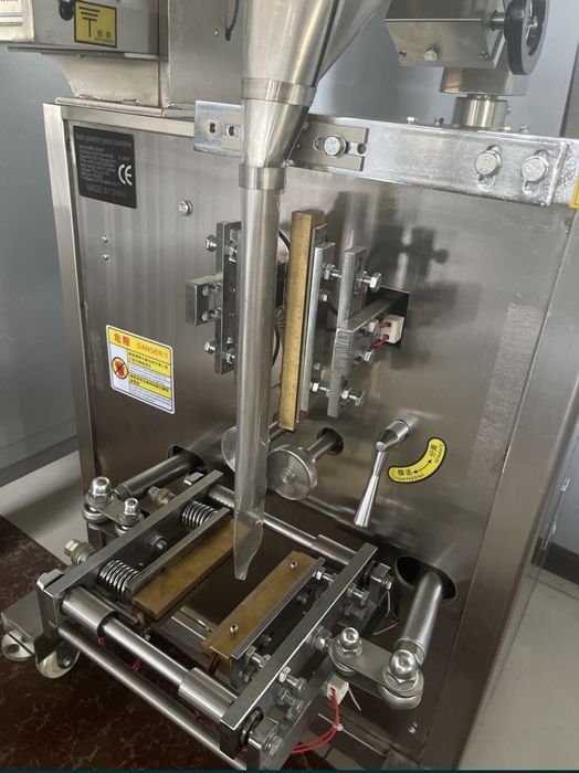 Vertikal avtomat qadoqlash uskunasi 100gr Kukunli maxsulotlar choy kof