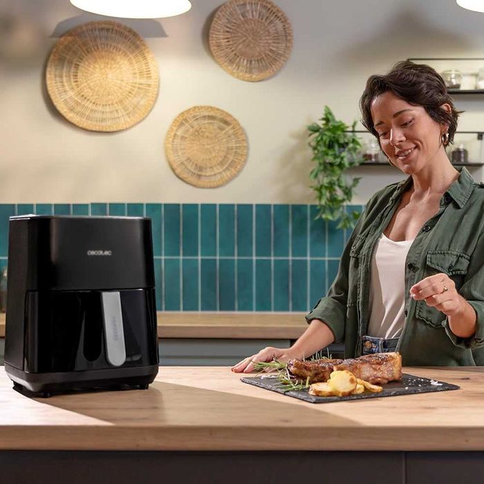 Фритюрник/Air fryer  с горещ въздух Cecotec - 4 л /грил/ 1900W