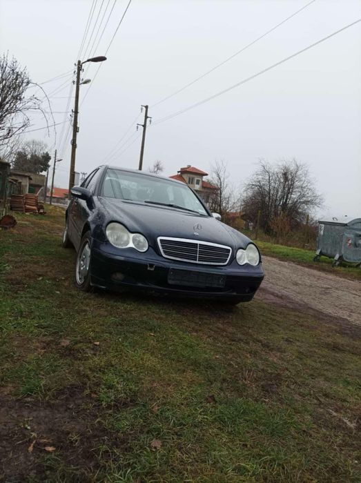 Продавам Mercedes w203 2.2 cdi ръчка 6 скорости на части