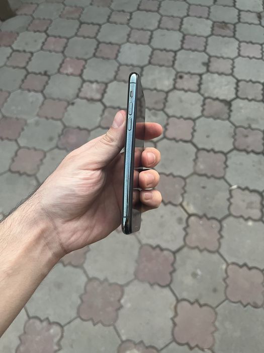 Продам телефон Айфон 11 Pro