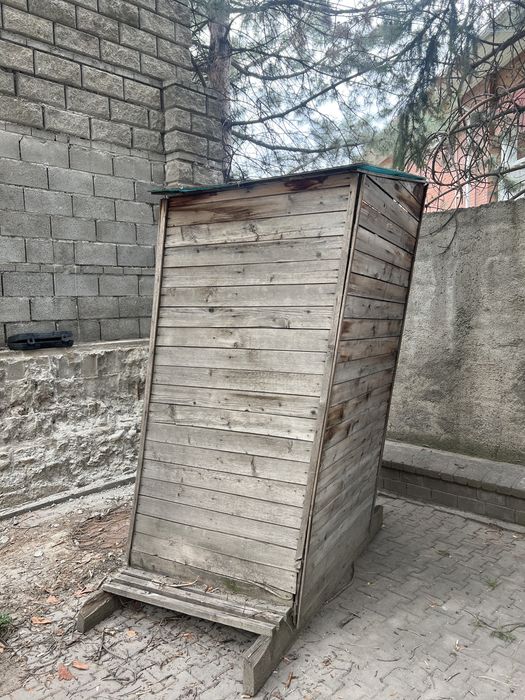 Бесплатно туалет деревянный самовывоз