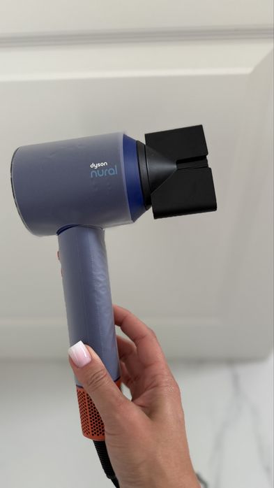 Uscator de par Dyson Supersonic Nural,ca nou-pret jumatate din valoare