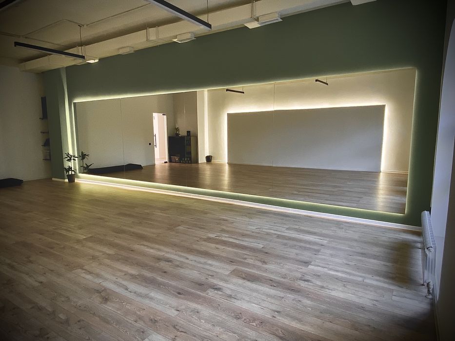 Зеркала для залов