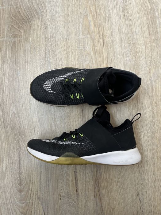 Nike Air Zoom Strong детски маратонки