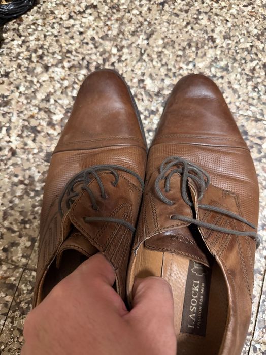 Продавам кожени обувки