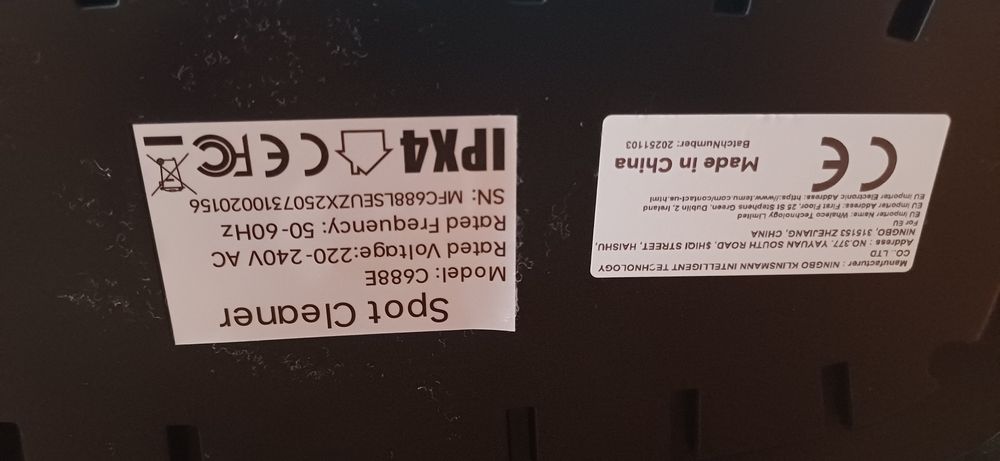 1. Aspirator pemtru spălare covoare si tapițerii (Spot Cleaner)