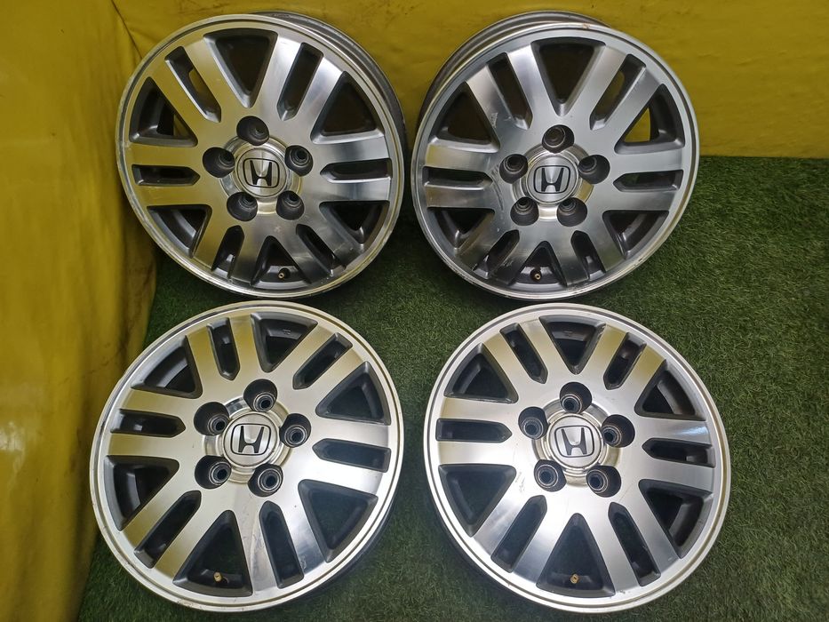 Диски R15 5x114.3 на Honda.