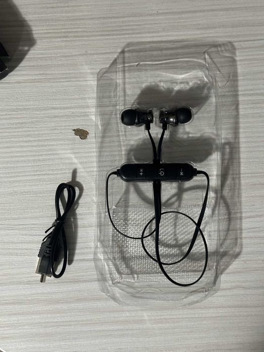 Căști wireless Bluetooth sport – noi, nefolosite, ambalaj deschis