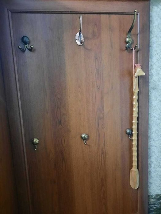 Шкаф в прихожую с зеркалом б/у