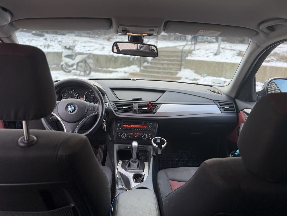 Vând BMW X1 2010
