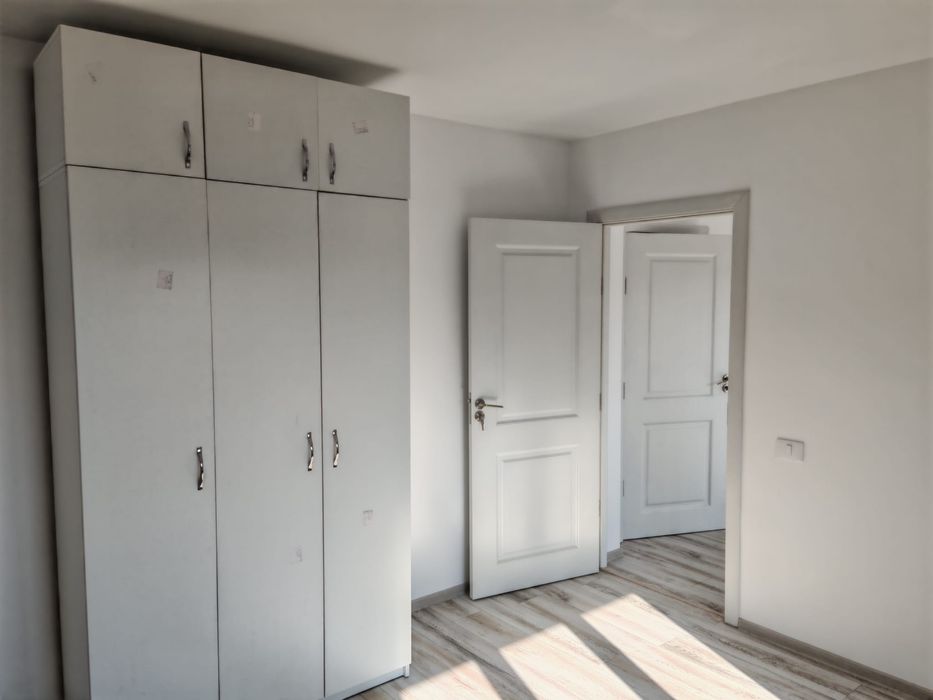 Închiriez casa cu 3 apartamente zona bucium