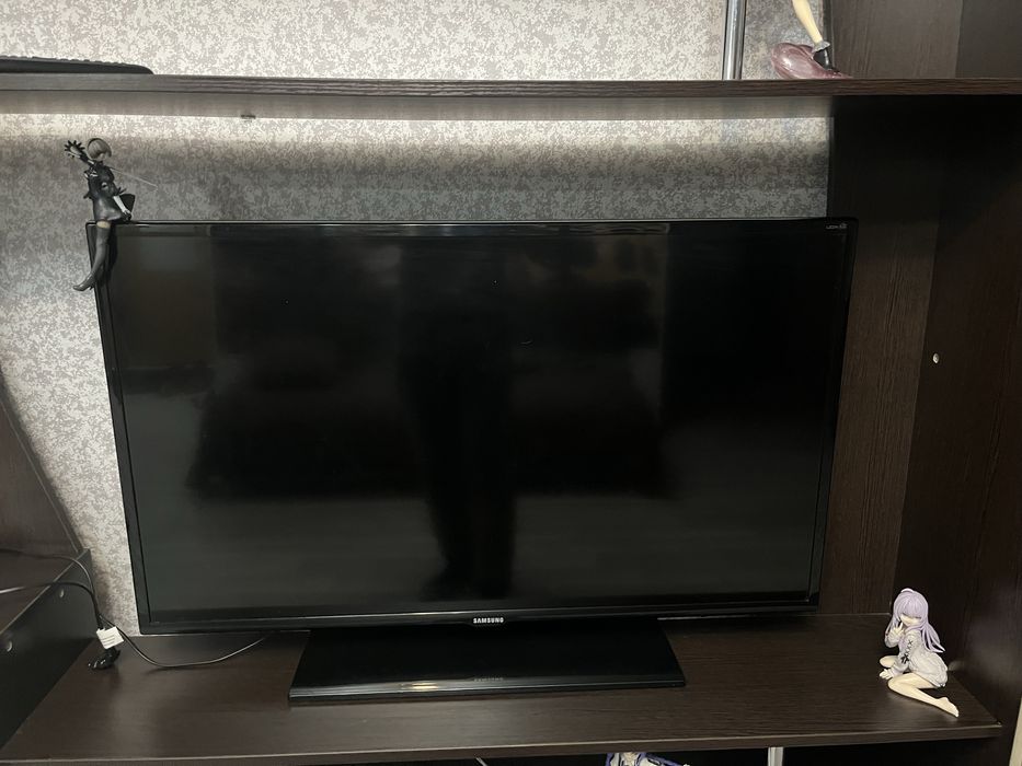 Продам телевизор 45000