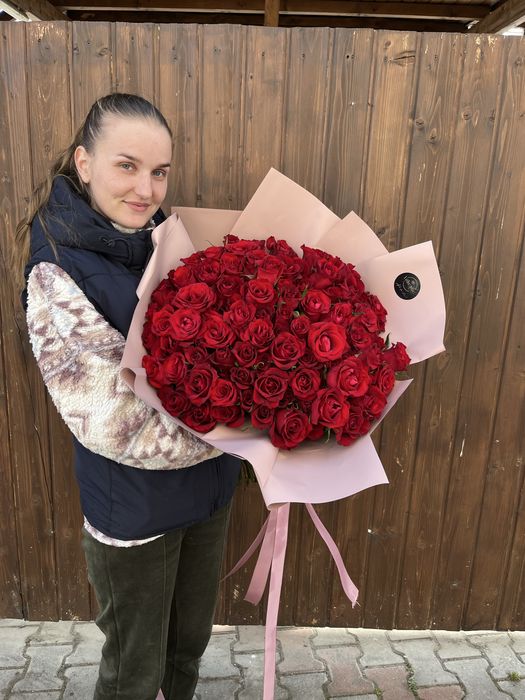 Buchet 101 trandafiri naturali -800 lei cu livrare la domiciliu