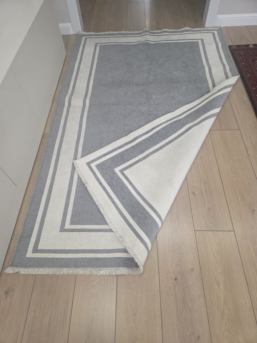 Продаётся Ковёр размер 1,5×2,5