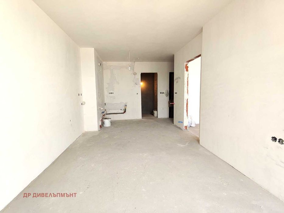 Вътрешен двустаен в центъра с Акт 16 за 2000 EUR/м2 в затворен комплекс