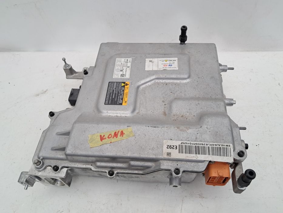 Входящо зарядно устройство Hyundai kona Kia Stonic