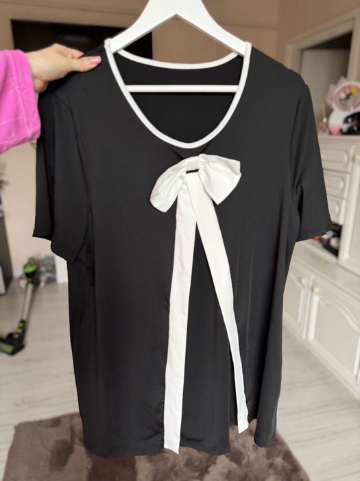 Tricou 2XL- nou. Cu funda