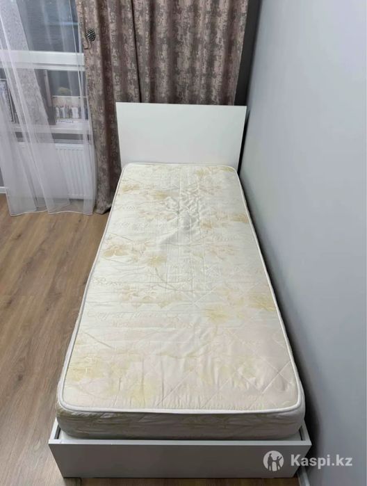 Односпальная кровать