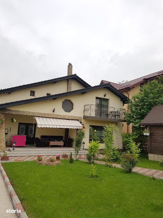 Casa cu etaj la str.Calea Nationala mai sus de Casa Lux