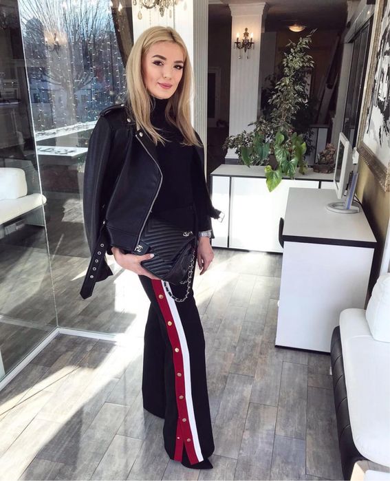 Bluza + pantalon PINKO de La 2240 ron  la 850 ron