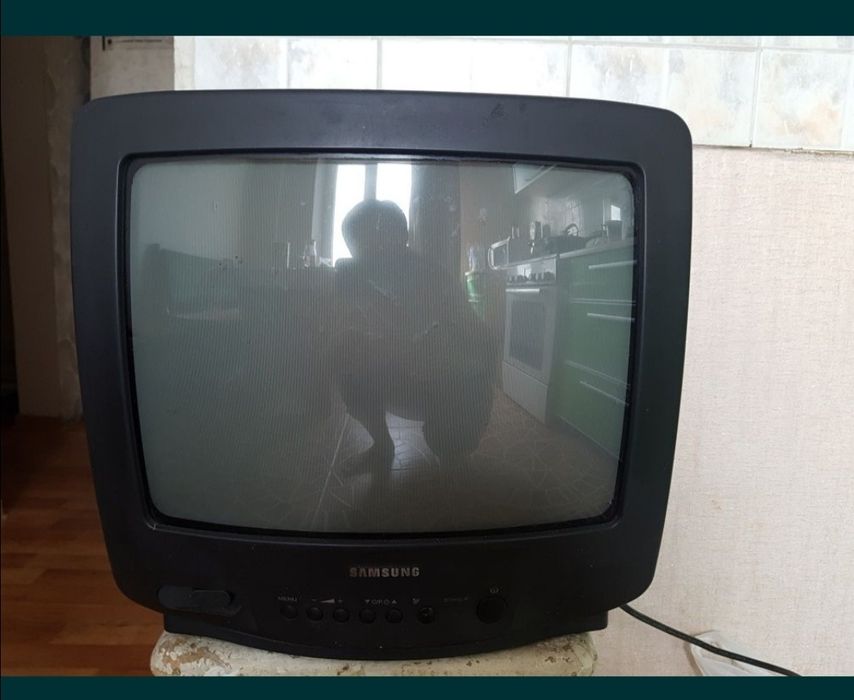 Телевизоры "Panasonic", "Samsung"