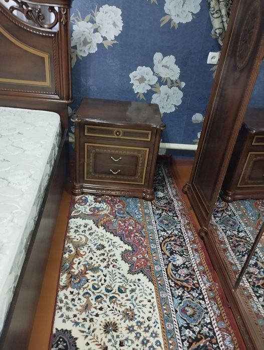 Спальный гарнитур
