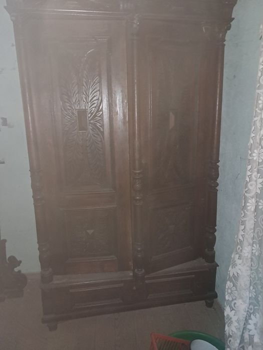 Vând ce se vede  în fotografii