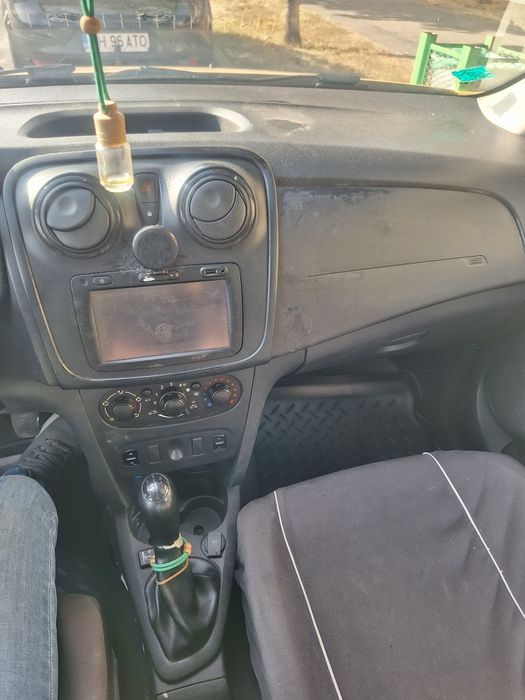 Vând Dacia LOGAN 2