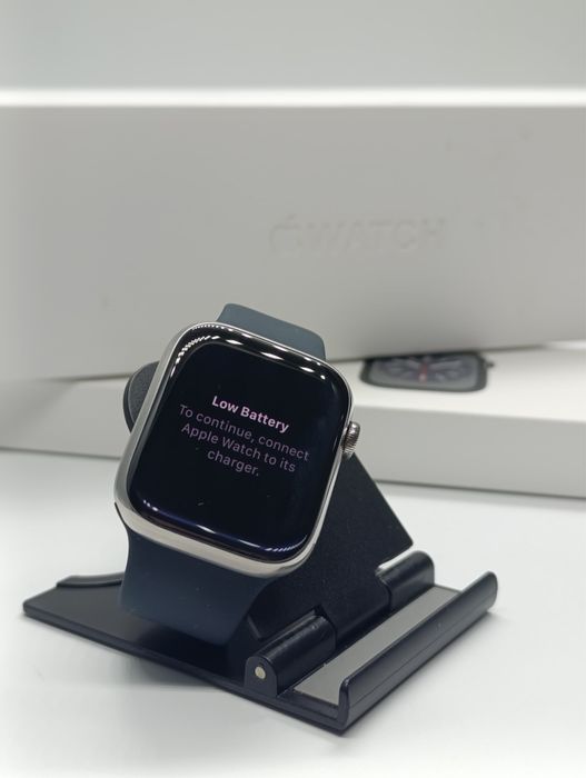 Apple Watch 8 Staineless Steel - 44mm GPS + Cellular 4G - GARANTIE
