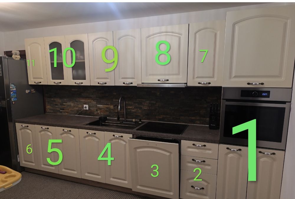 Bucătărie 3.6 m second hand ! Stare foarte bună ! Fronturi MDF vopsit crem ,laterale pal Sonoma