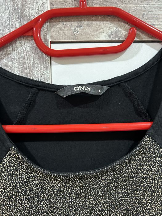 Къса черна рокля