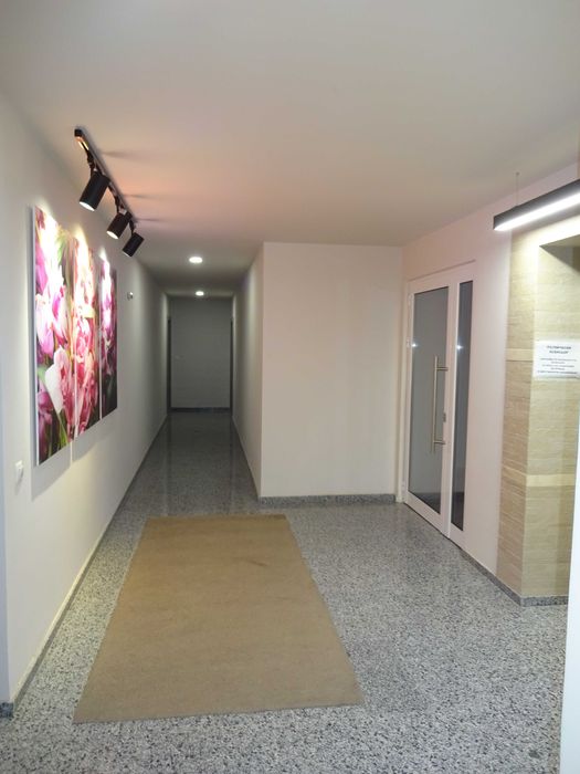 Дава се под наем Тристаен апартамент в Варна, Бриз - 94 кв.м за 850 € - Снимка #9