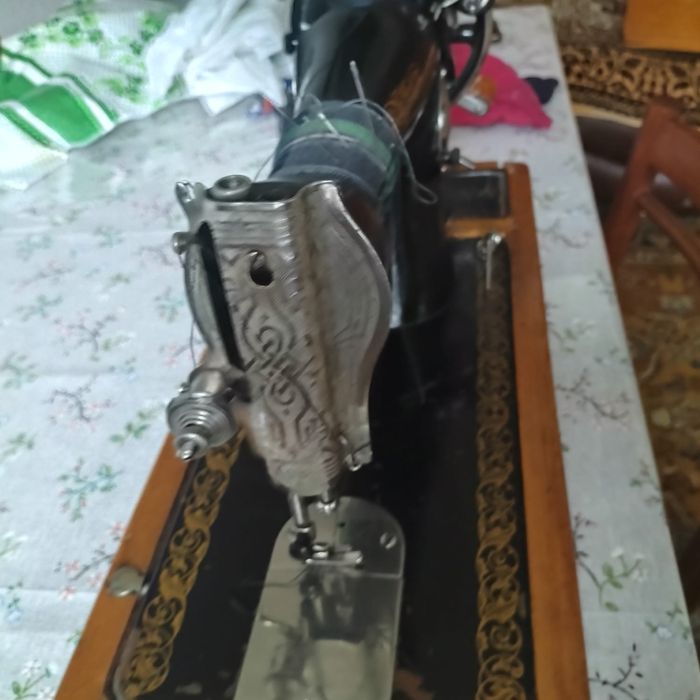 Ручная швейная машинка