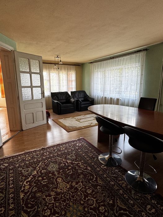 Apartament la Casă / spațiu birou