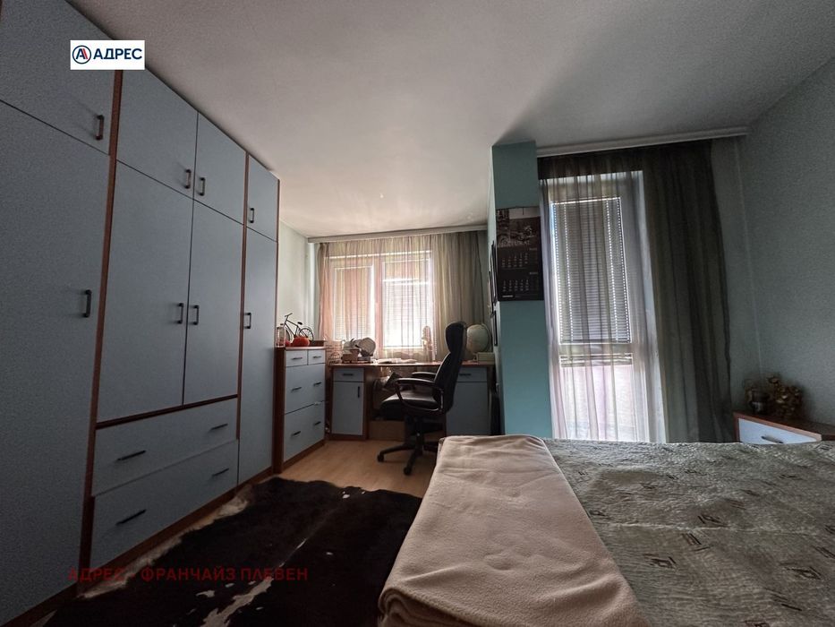 Продава се Тристаен апартамент в Плевен, Идеален център - 110 кв.м за 1637 €/кв.м - Снимка #8