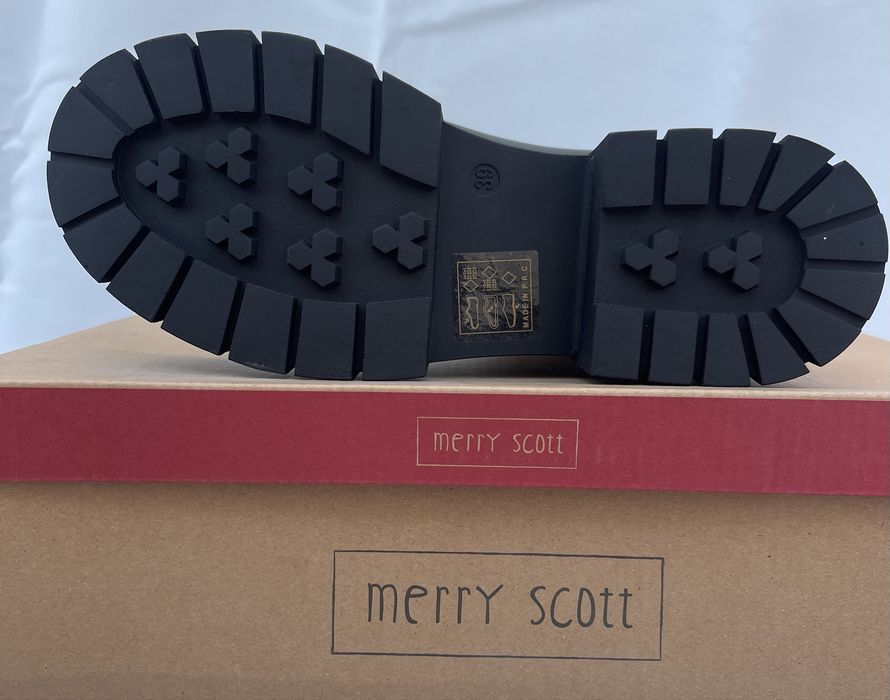 Дамски черни боти