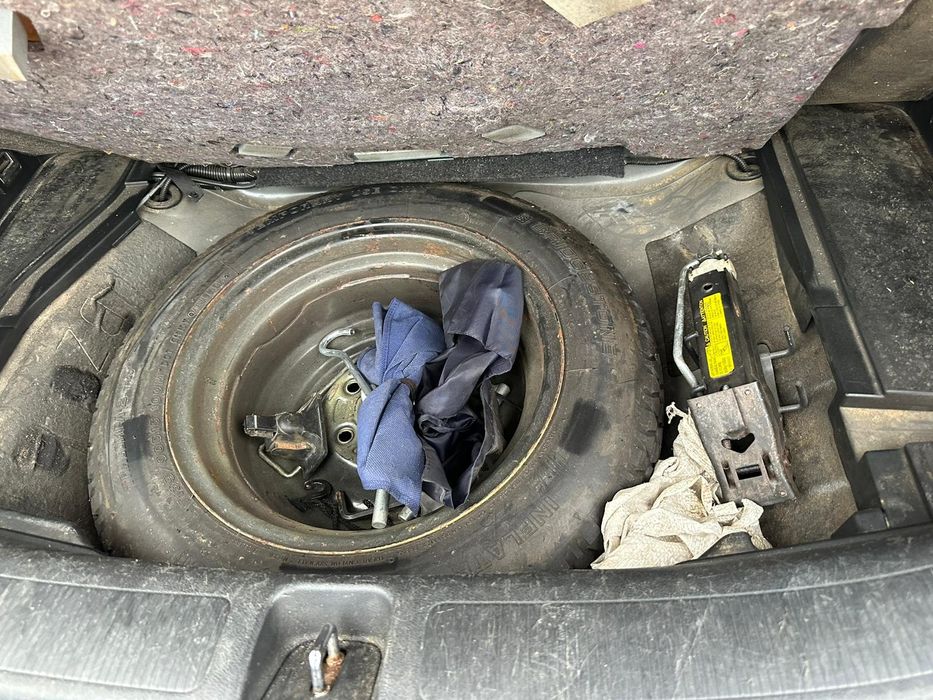 Honda Frv 2.2i-CDti САМО НА ЧАСТИ