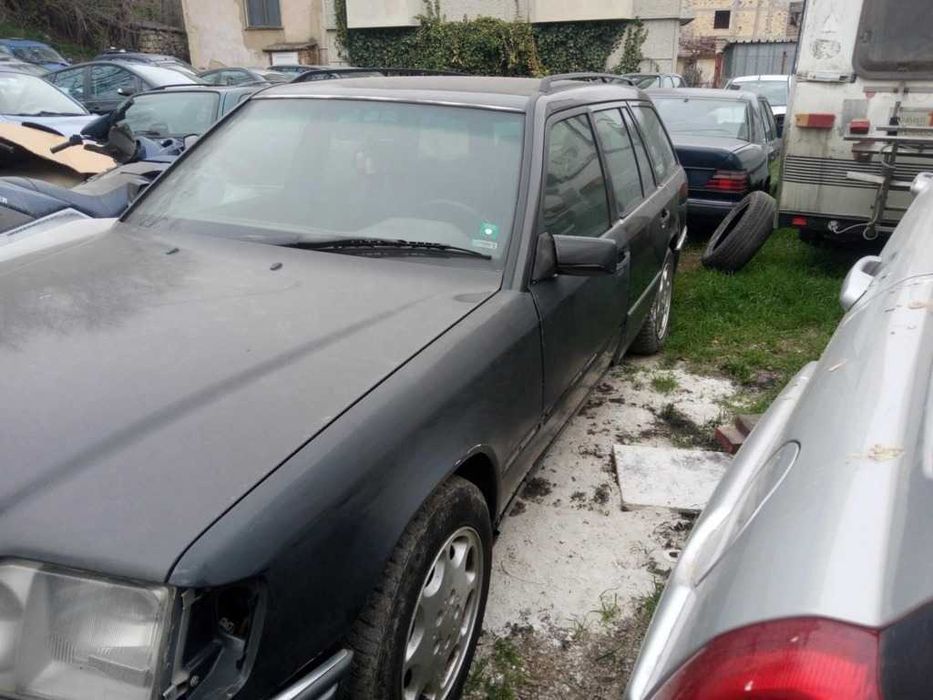 Mercedes-Benz 124 300E D На части.