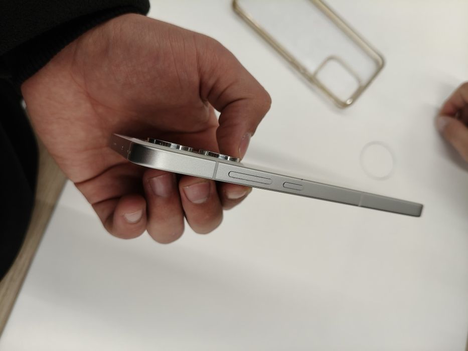 В продаже Reno 14 12/512