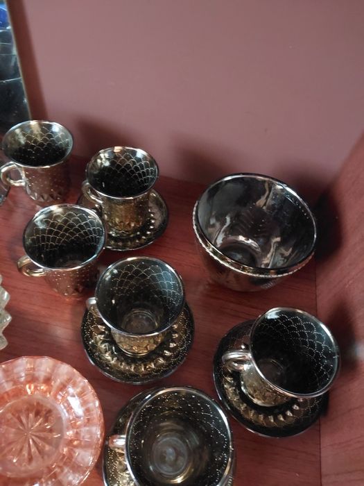 Сахарницы, стаканы разные