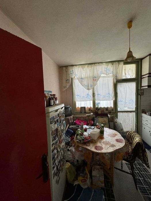 Продава се Тристаен апартамент в Казанлък - 94 кв.м за 950 €/кв.м - Снимка #2